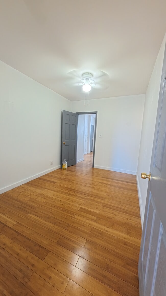 Building Photo - 188 Nassau Ave