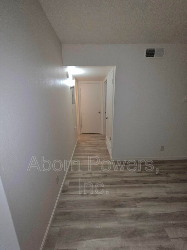 Foto del edificio - 1255-1275 Williams Way