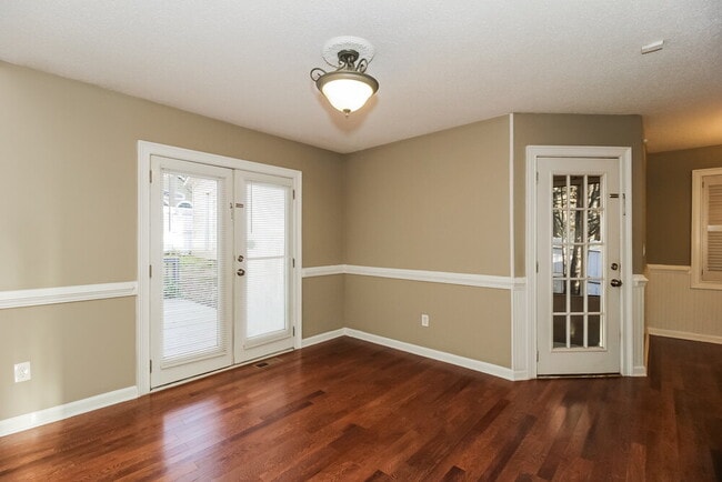 Building Photo - 2684 Candler Dr