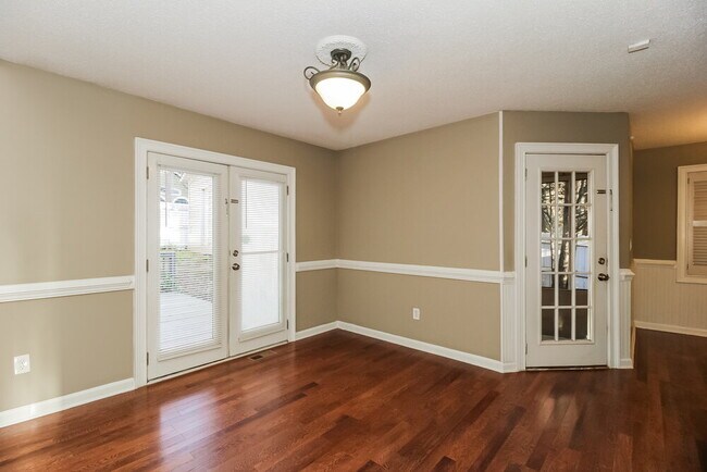 Foto del edificio - 2684 Candler Dr