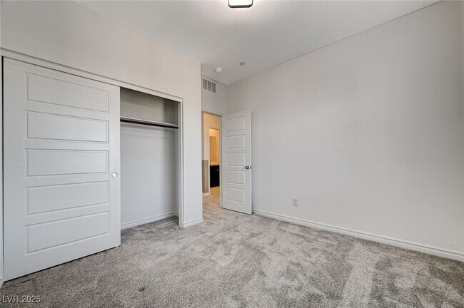 Foto del edificio - 600 Carriage Hill Dr