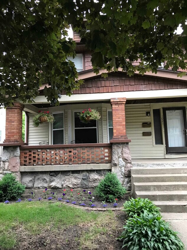 Foto principal - 1021 Tamarack Ave NW