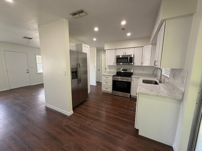 Foto del edificio - 4454 Whitetail Ln