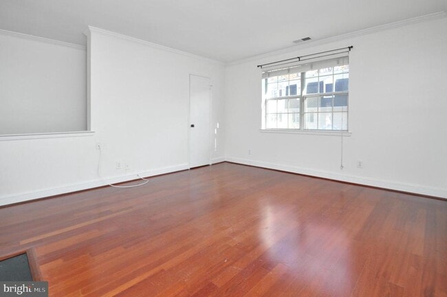 Building Photo - 2665 S Walter Reed Dr