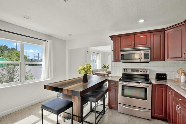 Foto del edificio - 4954 1st Ave S