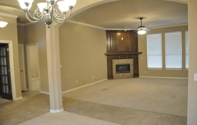 Foto del edificio - 6613 Stinchcomb Dr