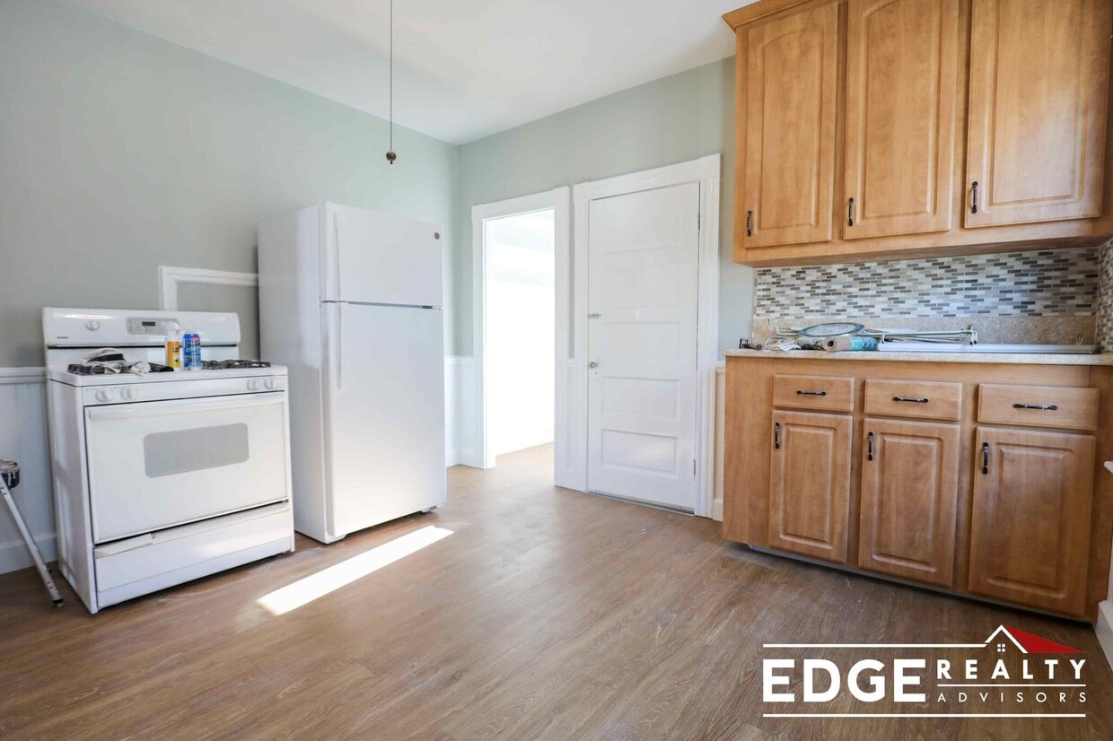 Photo - 90 Hobart St.