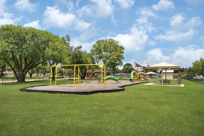 Building Photo - 10007 Oakmont Dr