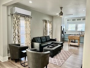 Building Photo - 1419 Broadway Avenue J