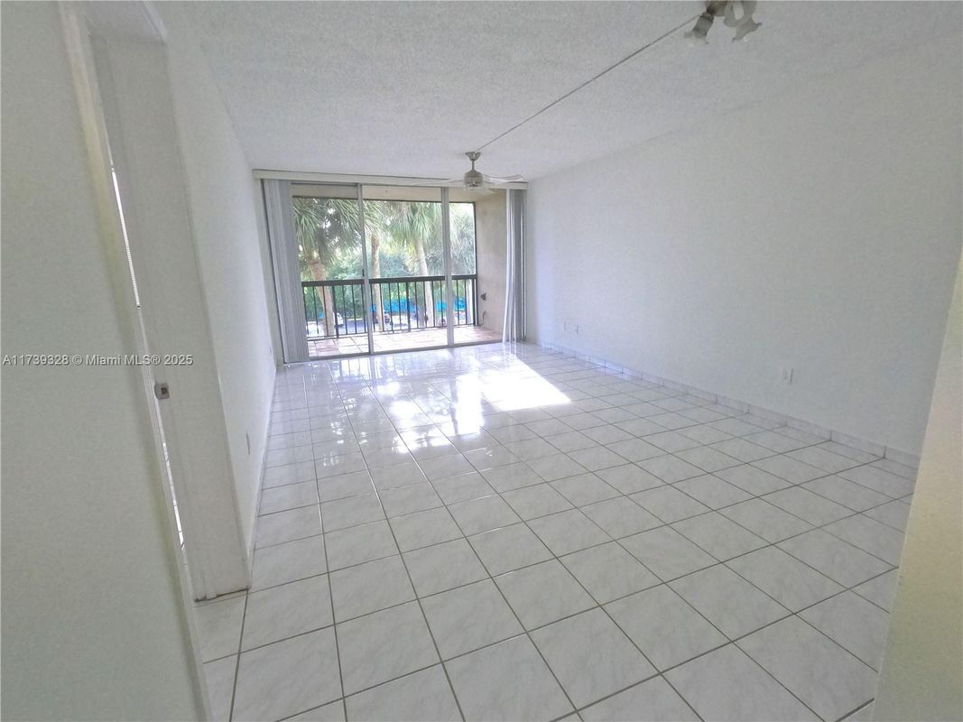 Primary Photo - 10875 SW 112th Ave
