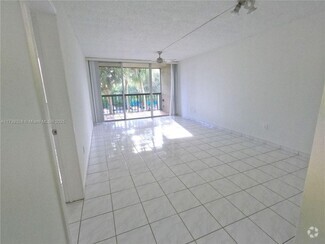 Building Photo - 10875 SW 112th Ave