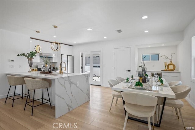 Foto del edificio - 2734 Armour Ln