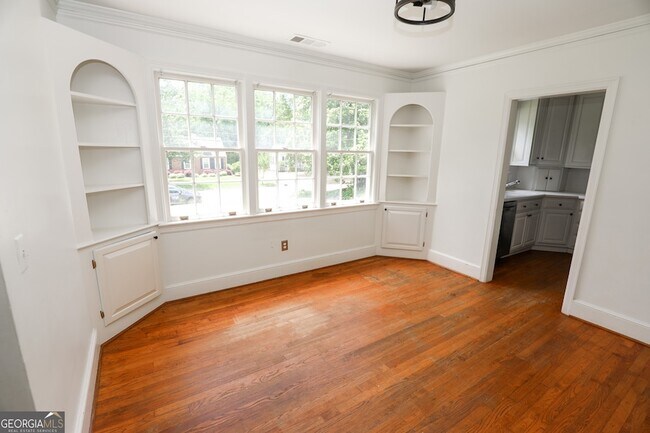 Building Photo - 9 Parks Avenue