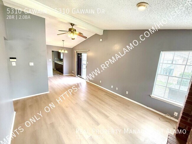 Foto del edificio - 5310 Gawain Dr