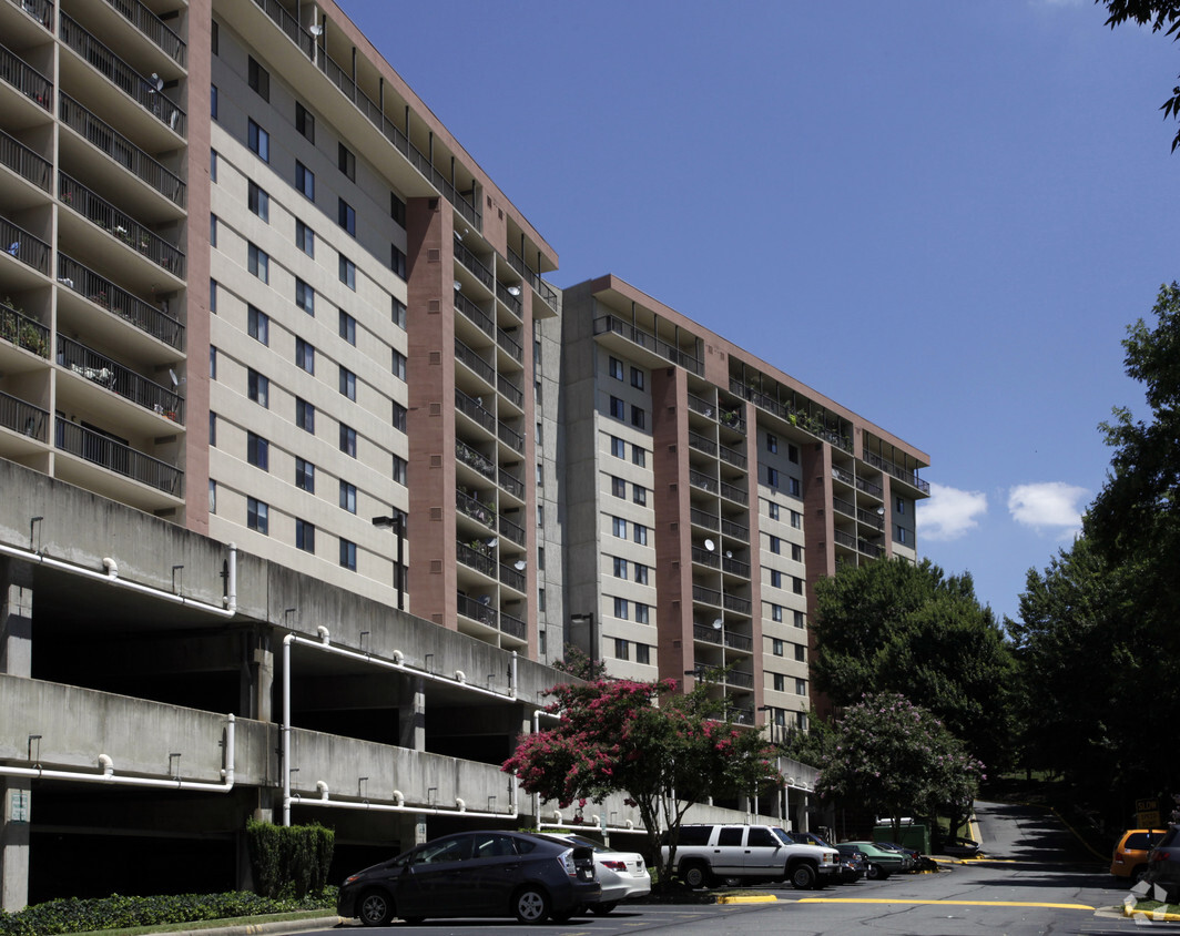 Primary Photo - Lakeside Plaza Condominium