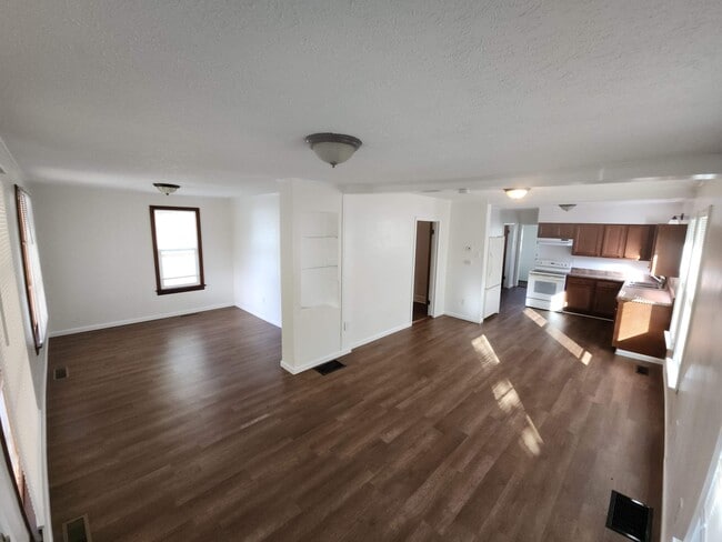 Building Photo - 1402 Lynn St