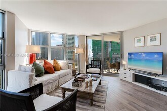 Building Photo - 1901 Brickell Ave