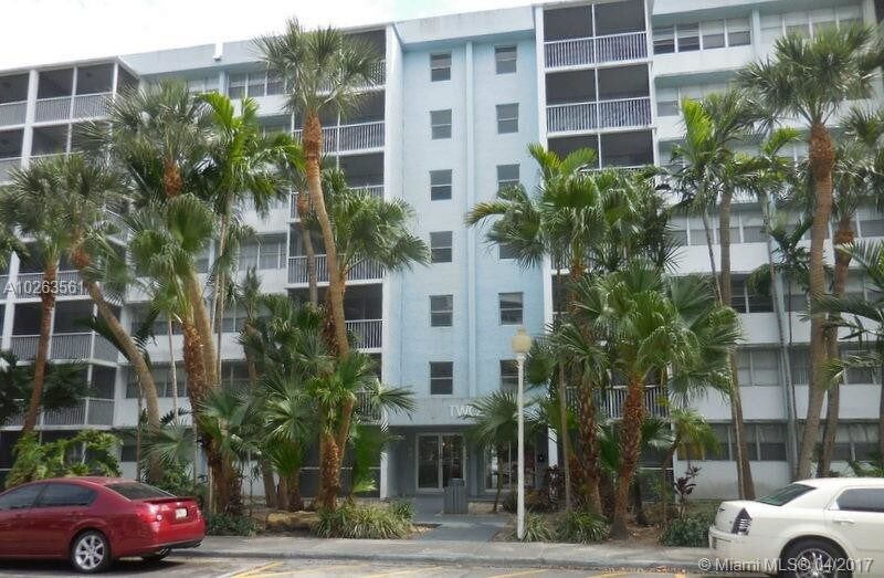 Primary Photo - 700 NW 214th St