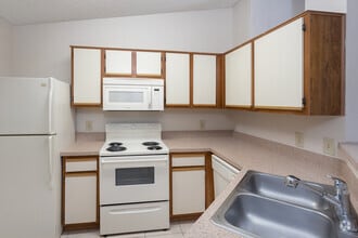 1BR, 1BA - 625SF - Mallard Cove Apartments