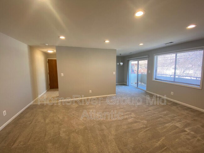 Foto del edificio - 6435 Richmond Hwy