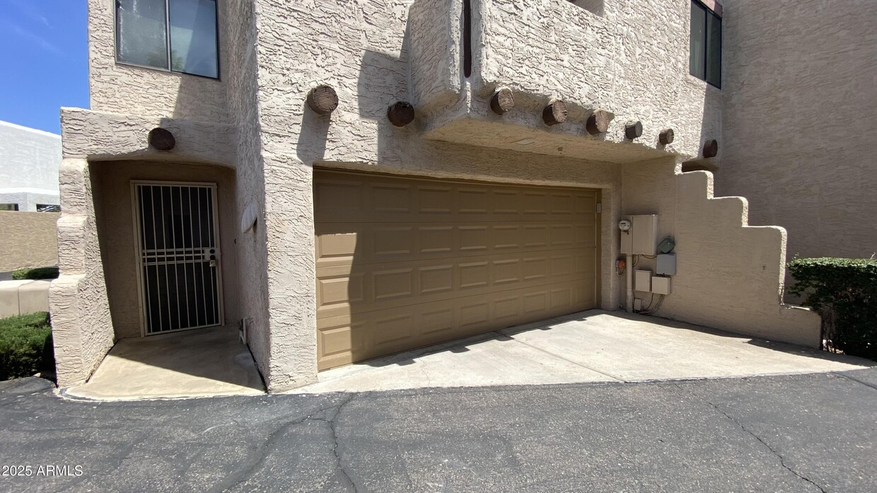Foto principal - 130 W Maryland Ave