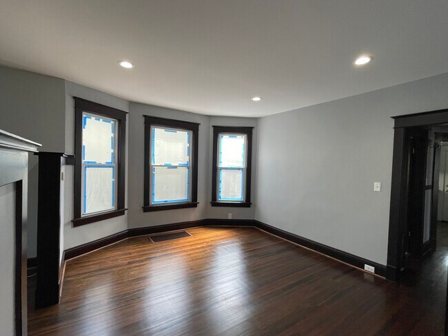 Foto del edificio - 710 N Poplar St