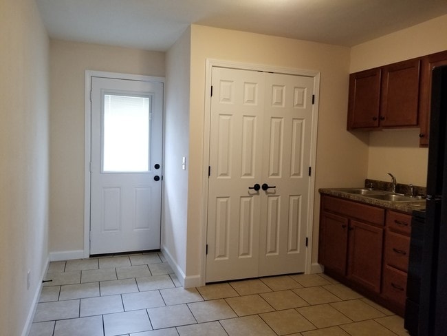 Foto del edificio - 203 E High St