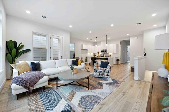 Building Photo - 6114 De Campo St