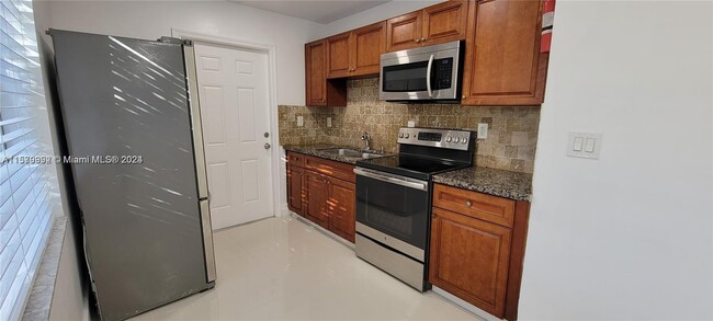 Foto del edificio - 831 NW 14th Way