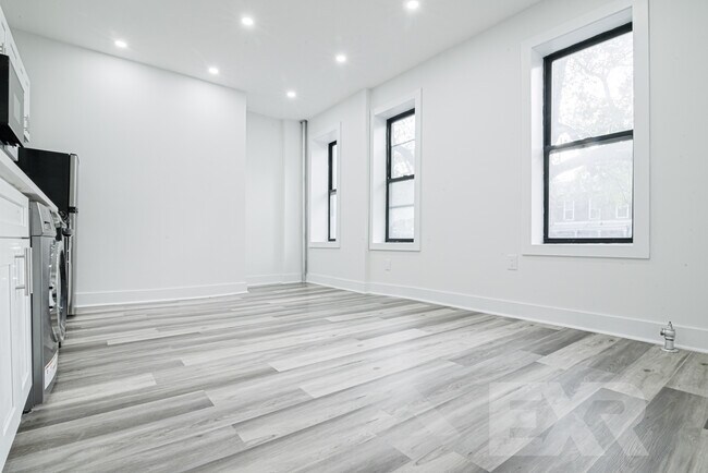 Building Photo - 1155 E 35th St
