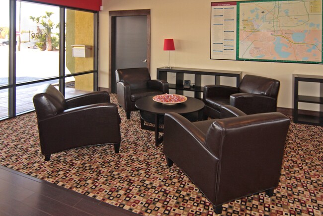 Front Office Lounge - Staydio