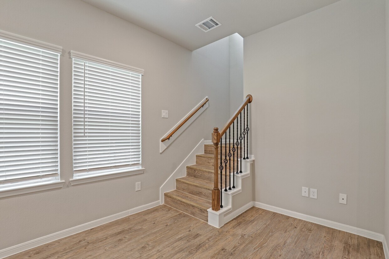 Foto del edificio - 13502 Axel Ln