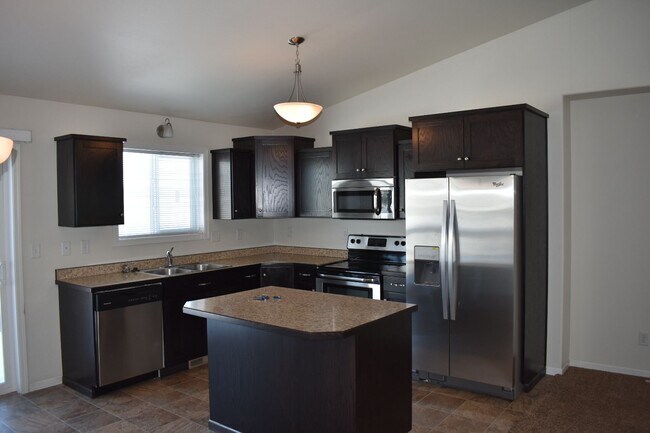 Foto del edificio - 3 bed 2 bath