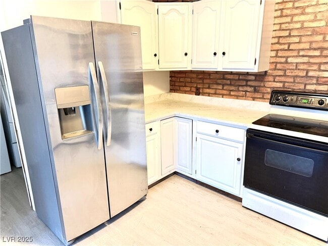 Building Photo - 1425 Bracken Ave