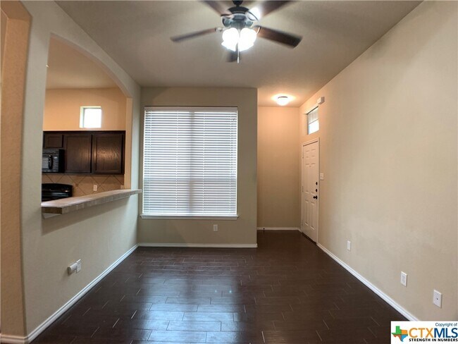 Building Photo - 305 Rosalie Dr