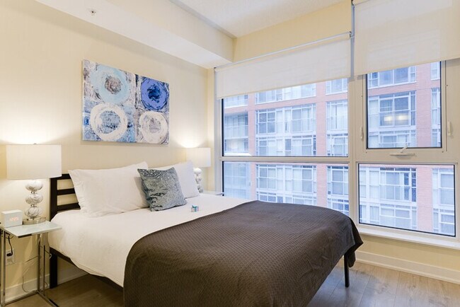 Photo du bâtiment - 140 Simcoe St