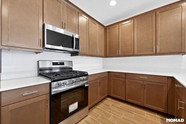 Building Photo - Modern New Built Home in Great Location!