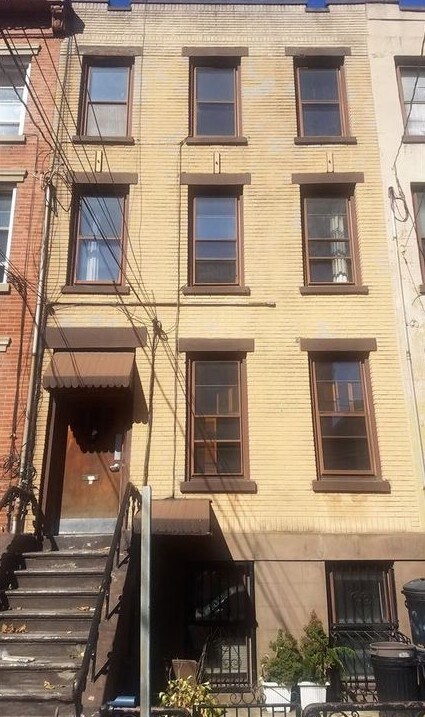 Foto principal - 244 4th St