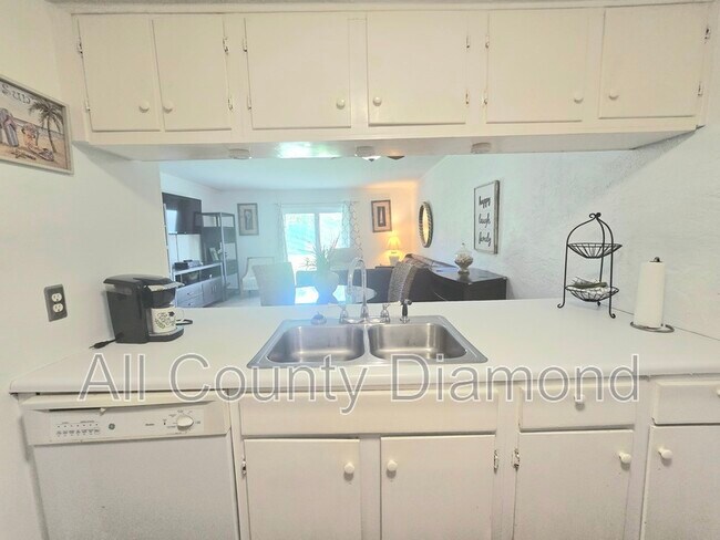 Foto del edificio - 6903 N Lagoon Dr