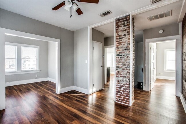 Building Photo - 1705 S Jennings Ave