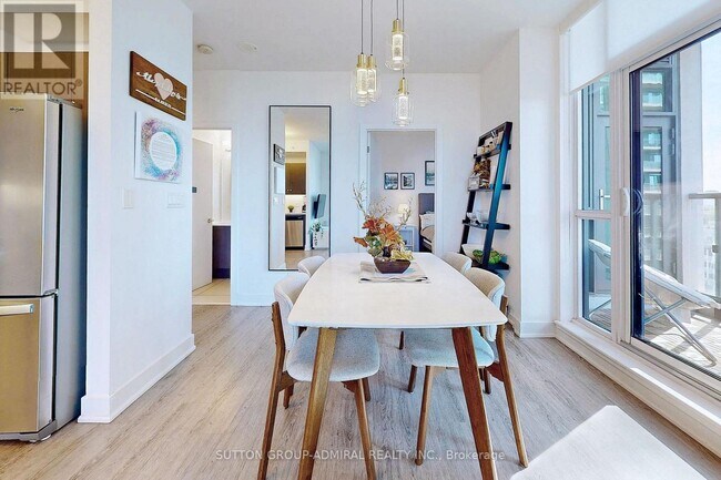 Photo du bâtiment - 1486 Bathurst St