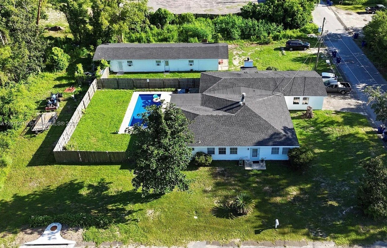 Foto principal - 3900 W 17th St