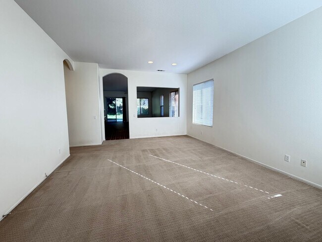 Foto del edificio - Paseo Del Sol Single Story 4 Bedroom House for Rent