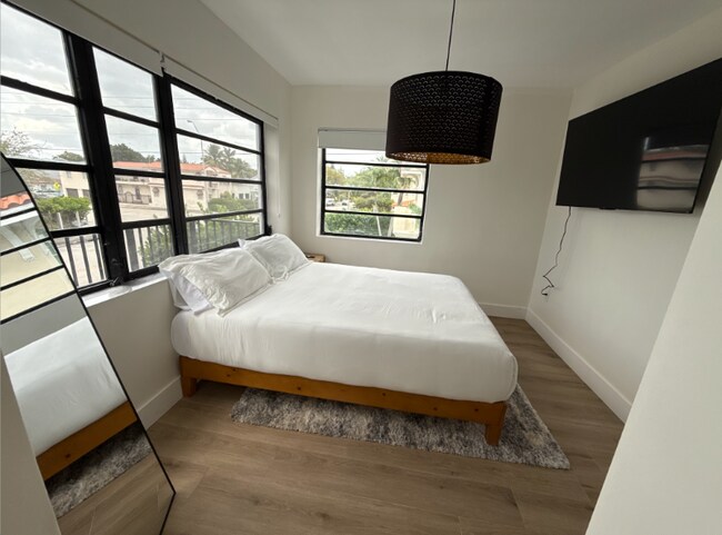 Foto del edificio - 1716 SW 11th St