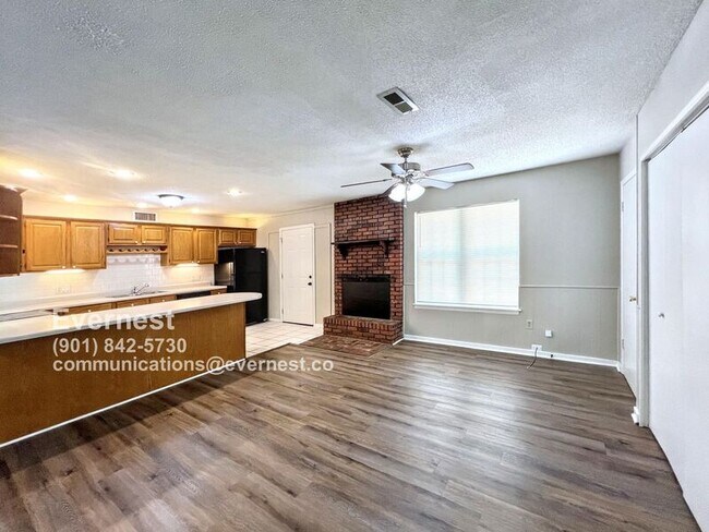 Foto del edificio - 6375 Greenbriar Dr
