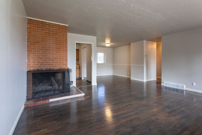 Foto del edificio - Nice Ranch Style Home in D12!