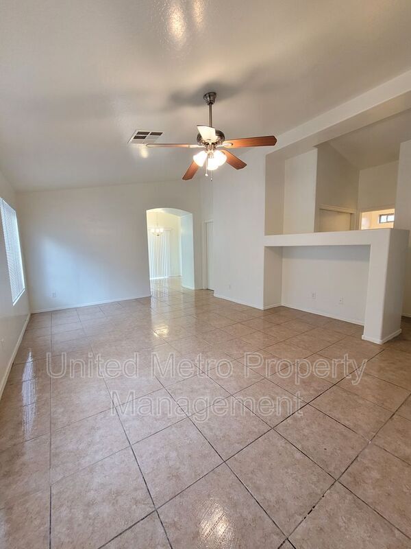 Building Photo - 15036 W Calavar Rd