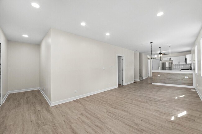 Building Photo - 6141 S Throop St