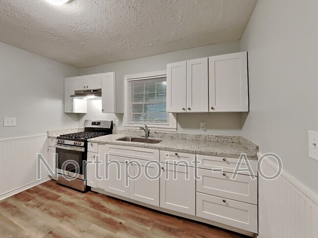 Building Photo - 1125 Curtis Dr