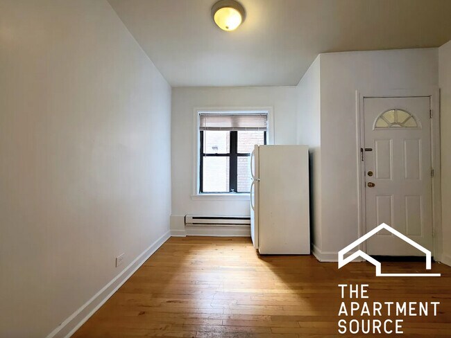 Foto del edificio - 3732 N Pine Grove Ave